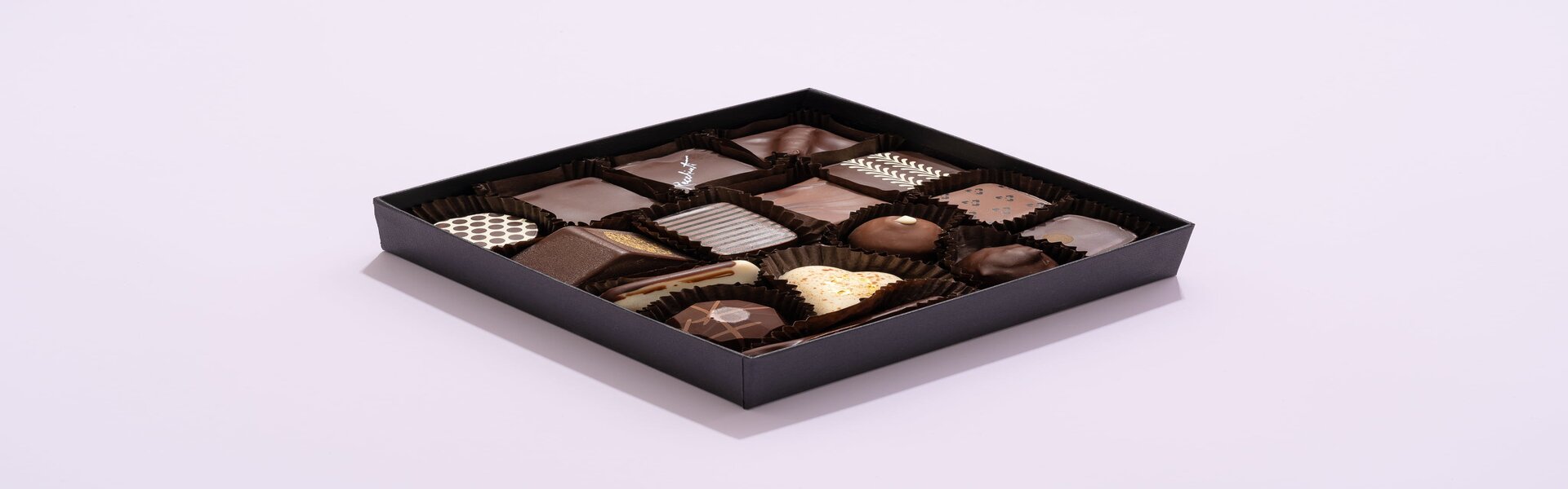 boxed-chocolates-2048px-0635 (1)